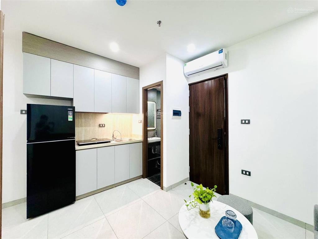 Bán ccmn phùng chí kiên  10 tầng thang máy  ô tô đỗ cửa  15 căn hộ + 1 sàn spa  ngõ thông