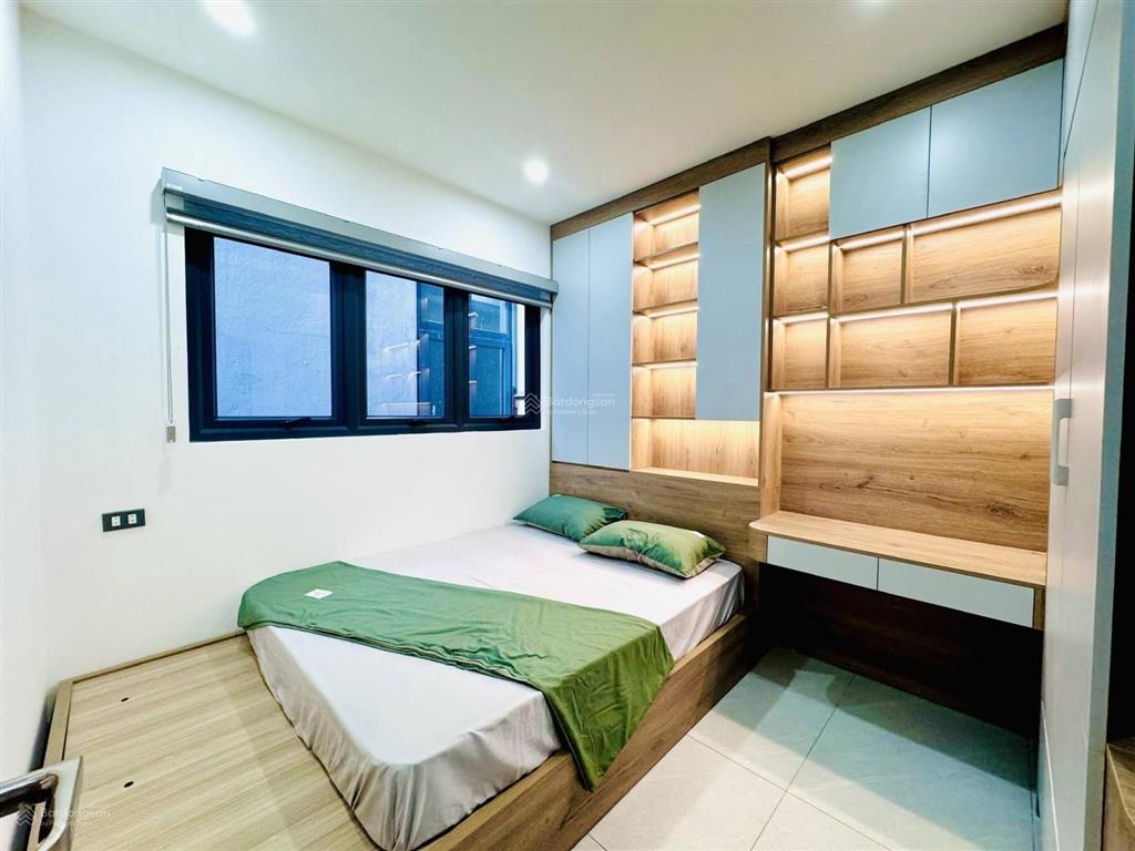 Bán ccmn phùng chí kiên  10 tầng thang máy  ô tô đỗ cửa  15 căn hộ + 1 sàn spa  ngõ thông
