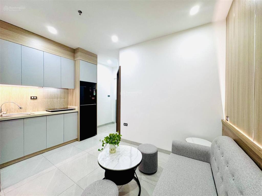 Bán ccmn phùng chí kiên  10 tầng thang máy  ô tô đỗ cửa  15 căn hộ + 1 sàn spa  ngõ thông
