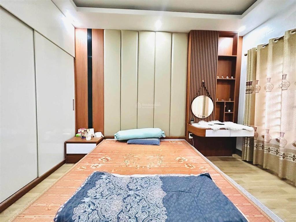 Bán nhà trung kính  vị trí đẹp  ngõ thông  gara ô tô 7 chỗ  kinh doanh được