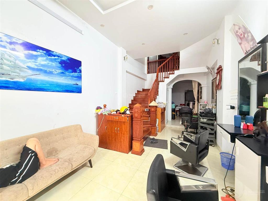 Bán nhà trung kính  vị trí đẹp  ngõ thông  gara ô tô 7 chỗ  kinh doanh được