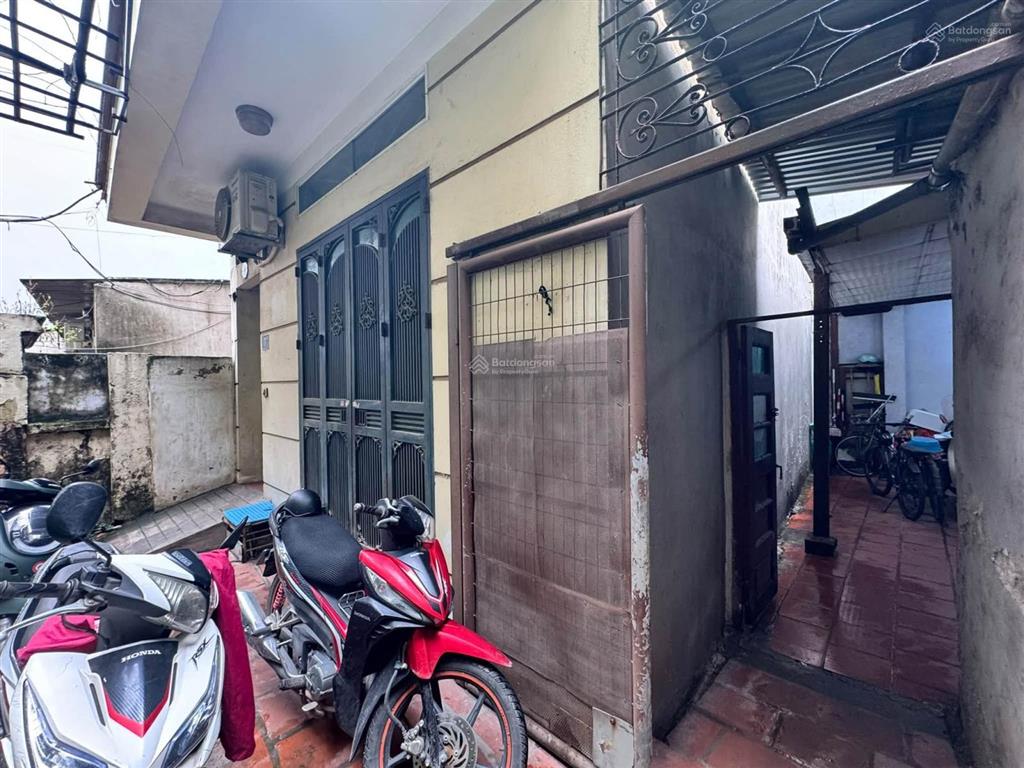 Bán nhà phố quan hoa  bán đất tặng nhà  2 mặt tiền  ngõ rộng  3 nhà ra mặt phố  giá đầu tư