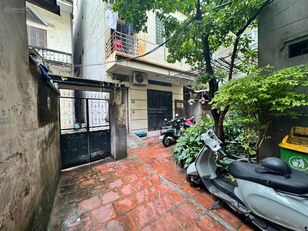 Bán nhà phố quan hoa  bán đất tặng nhà  2 mặt tiền  ngõ rộng  3 nhà ra mặt phố  giá đầu tư