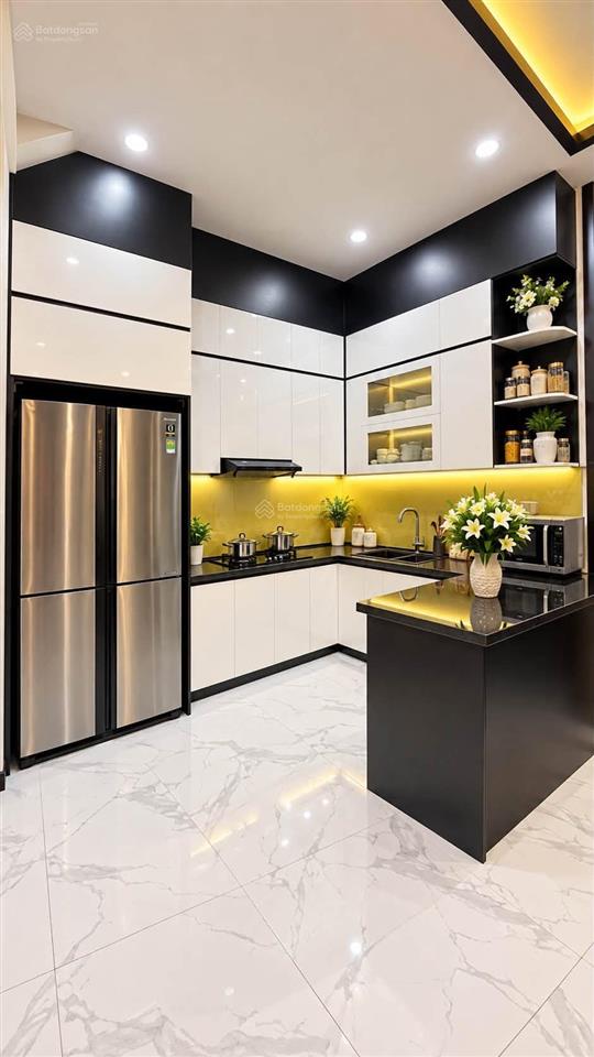 Bán nhà phố hoa bằng  nhà đẹp  ô tô vào nhà  có thể lắp thang máy