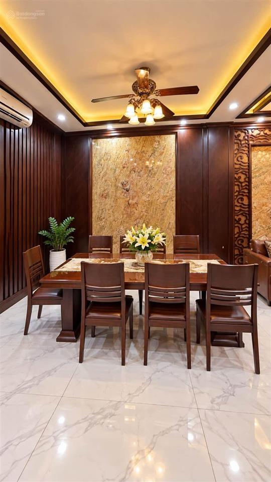 Bán nhà phố hoa bằng  nhà đẹp  ô tô vào nhà  có thể lắp thang máy