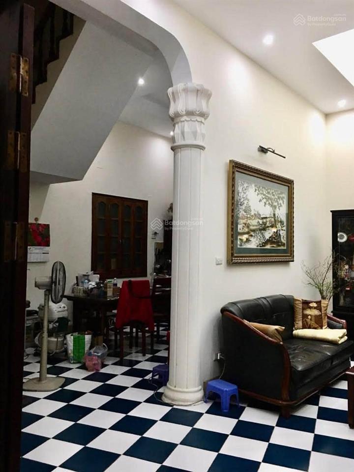 Bán nhà phố hoa bằng  mặt tiền khủng  ngõ thông  30m ra phố  sổ vuông vắn