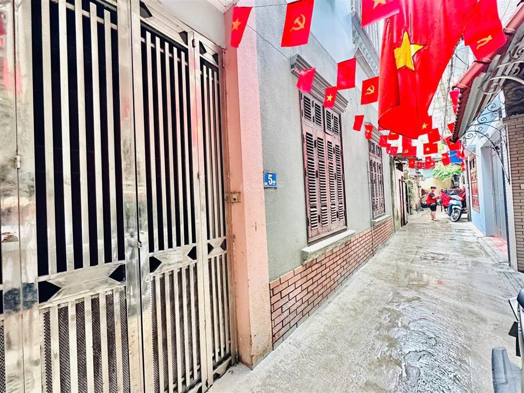 Bán nhà phố hoa bằng  mặt tiền khủng  ngõ thông  30m ra phố  sổ vuông vắn