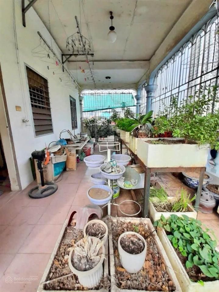 Bán nhà phố hoa bằng  mặt tiền khủng  ngõ thông  30m ra phố  sổ vuông vắn
