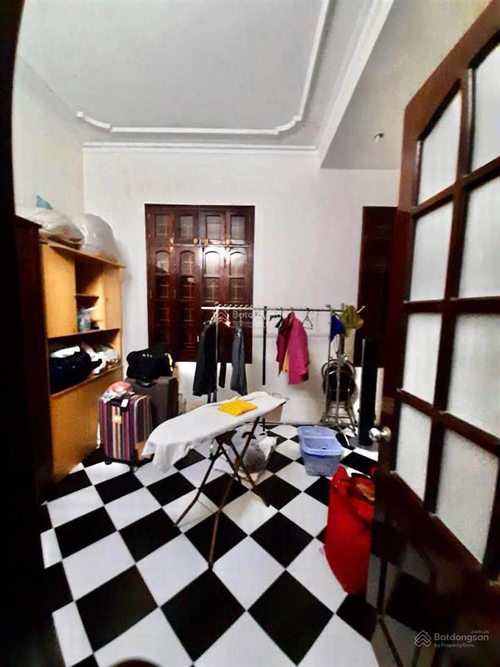 Bán nhà phố hoa bằng  mặt tiền khủng  ngõ thông  30m ra phố  sổ vuông vắn
