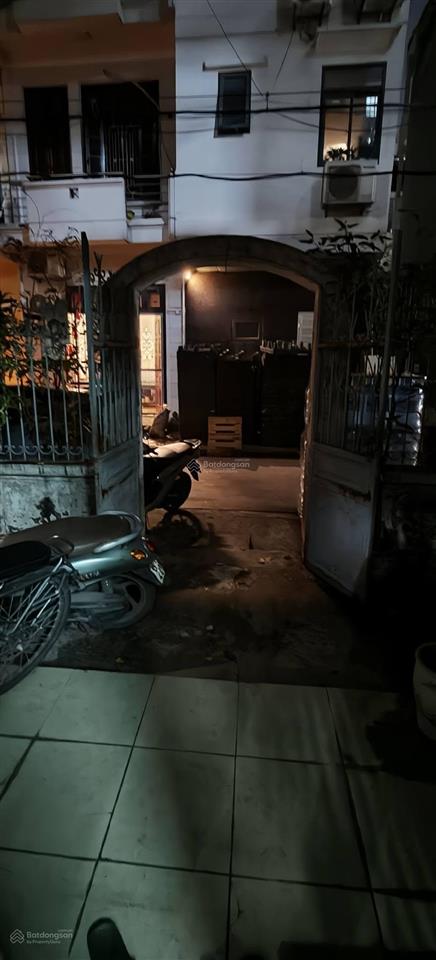 Bán nhà phố nghĩa đô  phân lô  2 mặt ngõ  ô tô tránh  giá mềm  cần bán gấp  sổ vuông