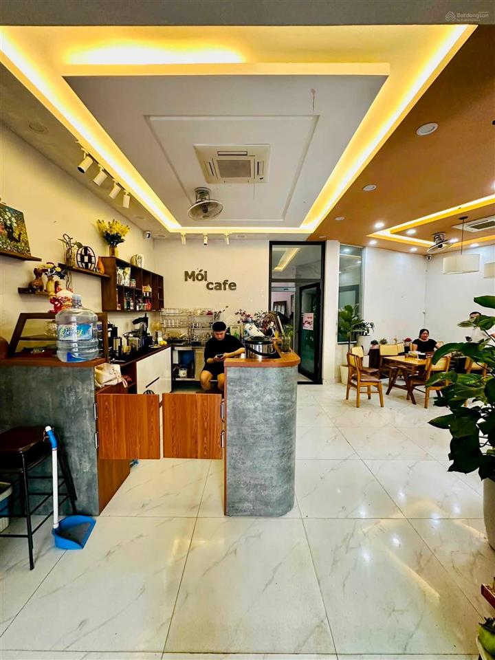 Bán nhà nguyễn khánh toàn  8 tầng thang máy  lô góc  2 mặt ngõ  ô tô tránh  view thoáng