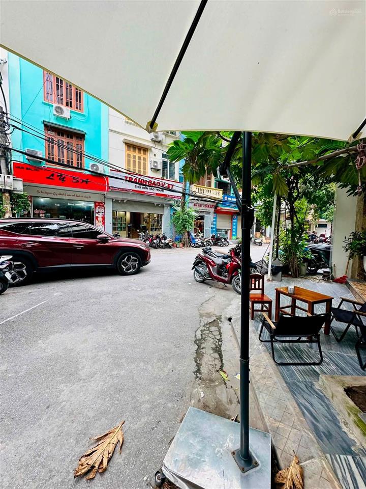 Bán nhà nguyễn khánh toàn  8 tầng thang máy  lô góc  2 mặt ngõ  ô tô tránh  view thoáng