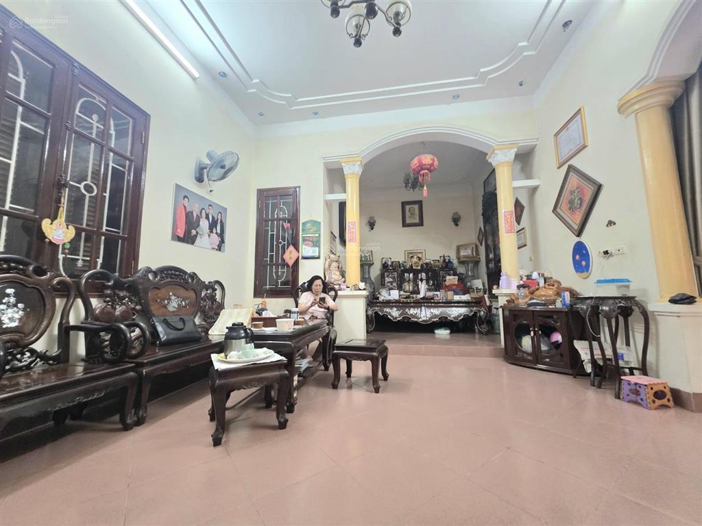 Bán nhà xuân thủy  biệt thự sân vườn  ngõ ô tô  lô góc 3 thoáng  tiện ích đầy đủ