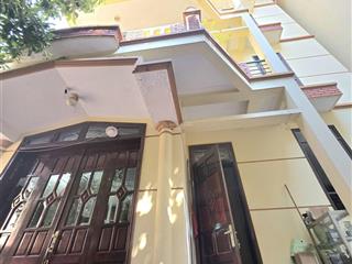 Bán nhà xuân thủy  biệt thự sân vườn  ngõ ô tô  lô góc 3 thoáng  tiện ích đầy đủ