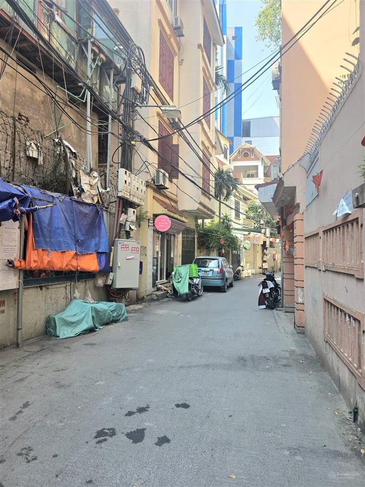 Bán nhà xuân thủy  biệt thự sân vườn  ngõ ô tô  lô góc 3 thoáng  tiện ích đầy đủ