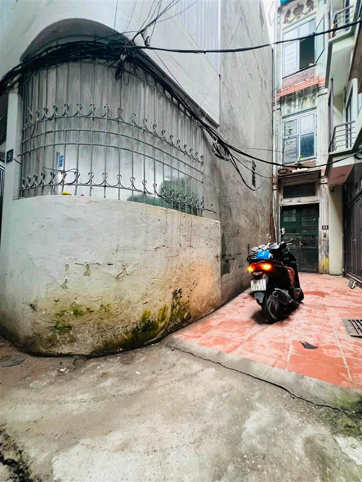 Bán nhà cầu giấy  lô góc  2 thoáng  10m ô tô tránh  sổ vuông  không quy hoạch