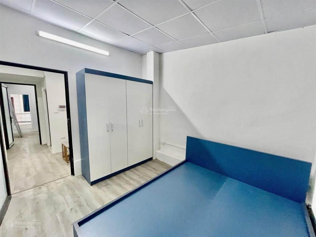 Bán nhà cầu giấy  lô góc  2 thoáng  10m ô tô tránh  sổ vuông  không quy hoạch