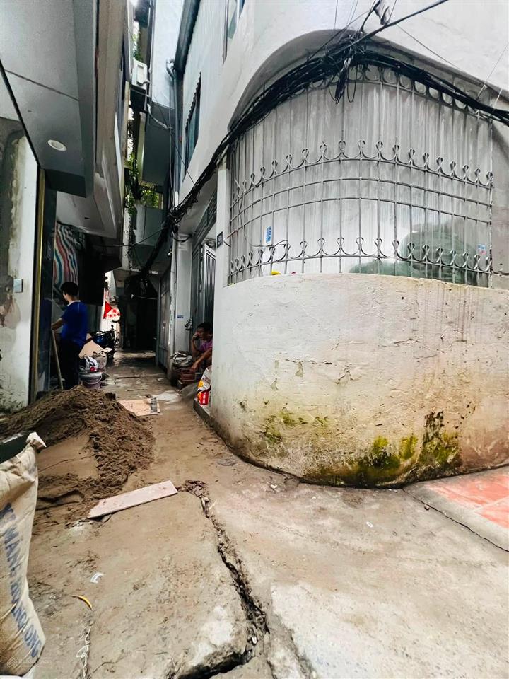 Bán nhà cầu giấy  lô góc  2 thoáng  10m ô tô tránh  sổ vuông  không quy hoạch
