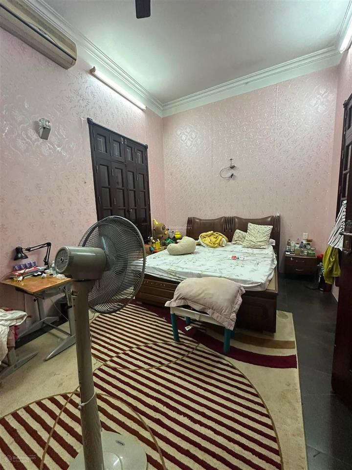 Bán nhà trần quốc hoàn  2 thoáng  phân lô  ô tô tránh  ngõ thông  kinh doanh đỉnh