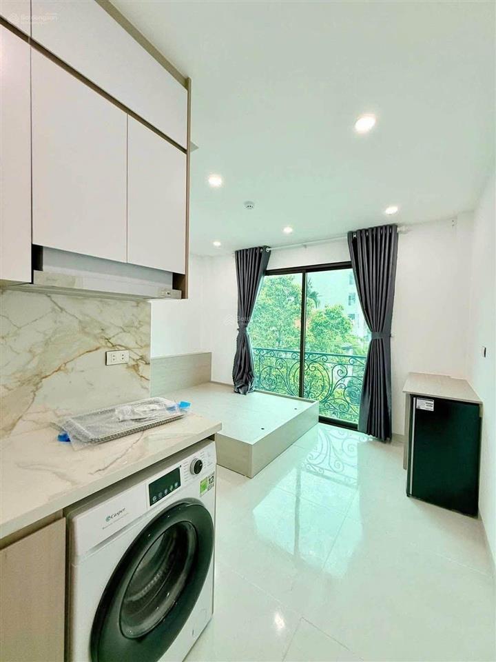 Bán ccmn yên hòa  7 tầng thang máy  17 phòng  vf3 đỗ cửa  2 thoáng  dòng tiền 1.2 tỷ/năm