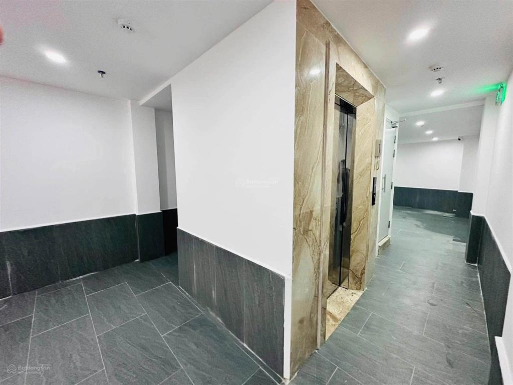 Bán ccmn yên hòa  7 tầng thang máy  17 phòng  vf3 đỗ cửa  2 thoáng  dòng tiền 1.2 tỷ/năm
