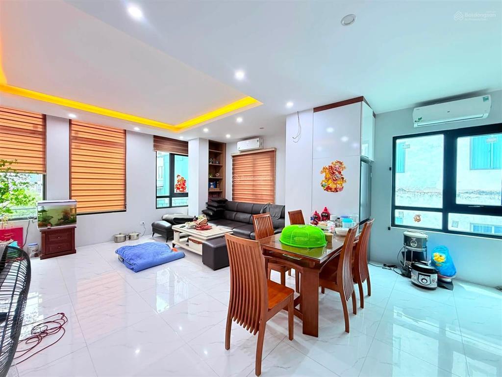 Bán nhà nguyễn khang  7 tầng  lô góc 2 mặt thoáng  ô tô vào nhà  ngõ thông
