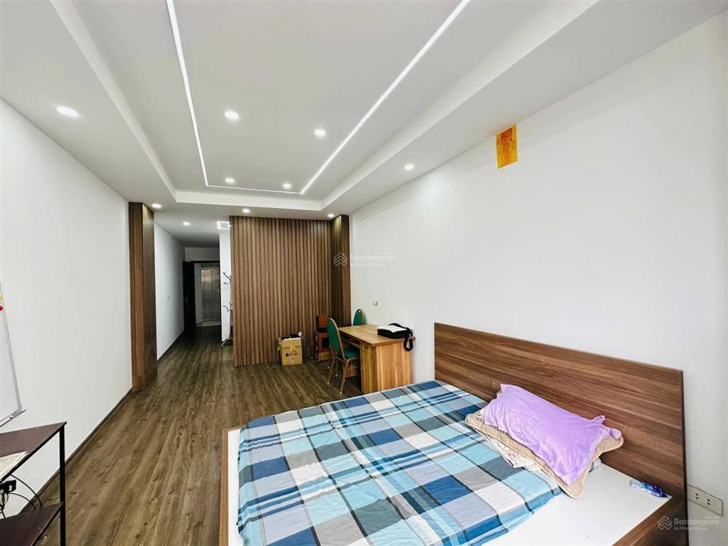 Bán nhà nguyễn khang  8 tầng thang máy  nhà đẹp gần phố  ô tô vào nhà