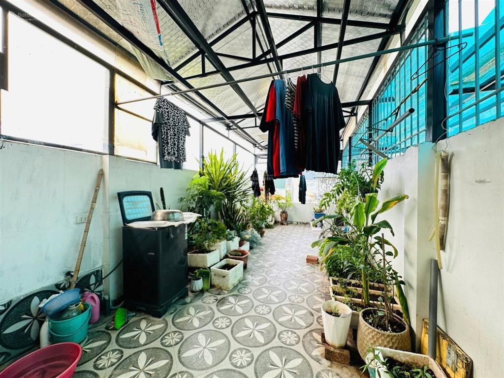 Bán nhà nguyễn khang  8 tầng thang máy  nhà đẹp gần phố  ô tô vào nhà