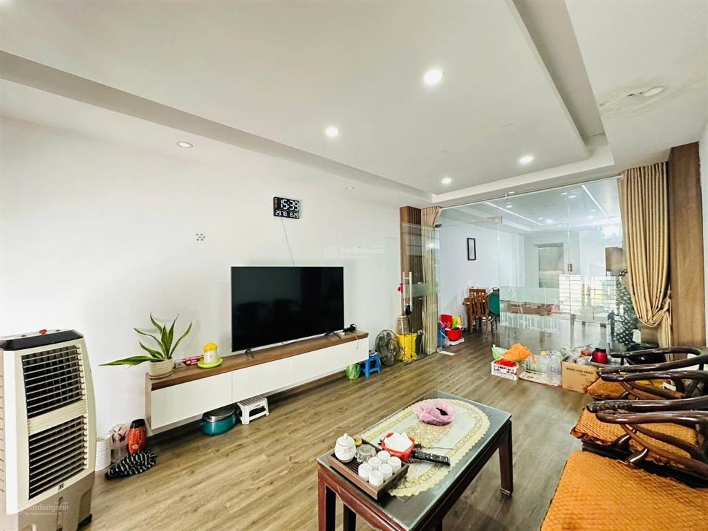 Bán nhà nguyễn khang  8 tầng thang máy  nhà đẹp gần phố  ô tô vào nhà