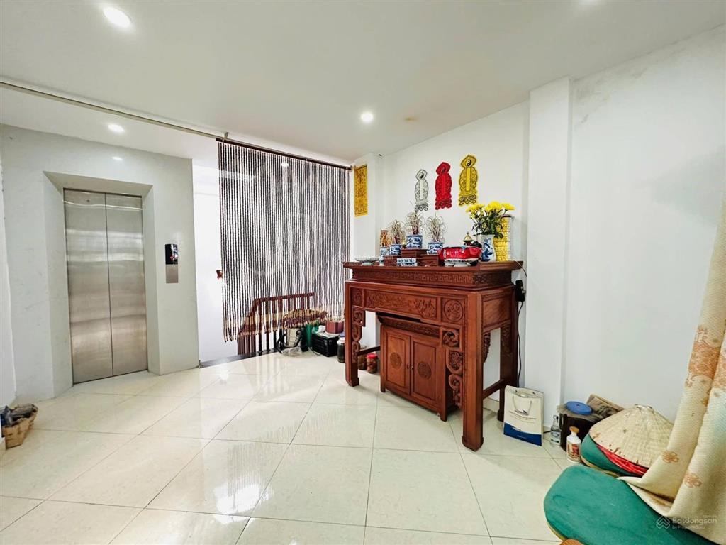Bán nhà nguyễn khang  8 tầng thang máy  nhà đẹp gần phố  ô tô vào nhà