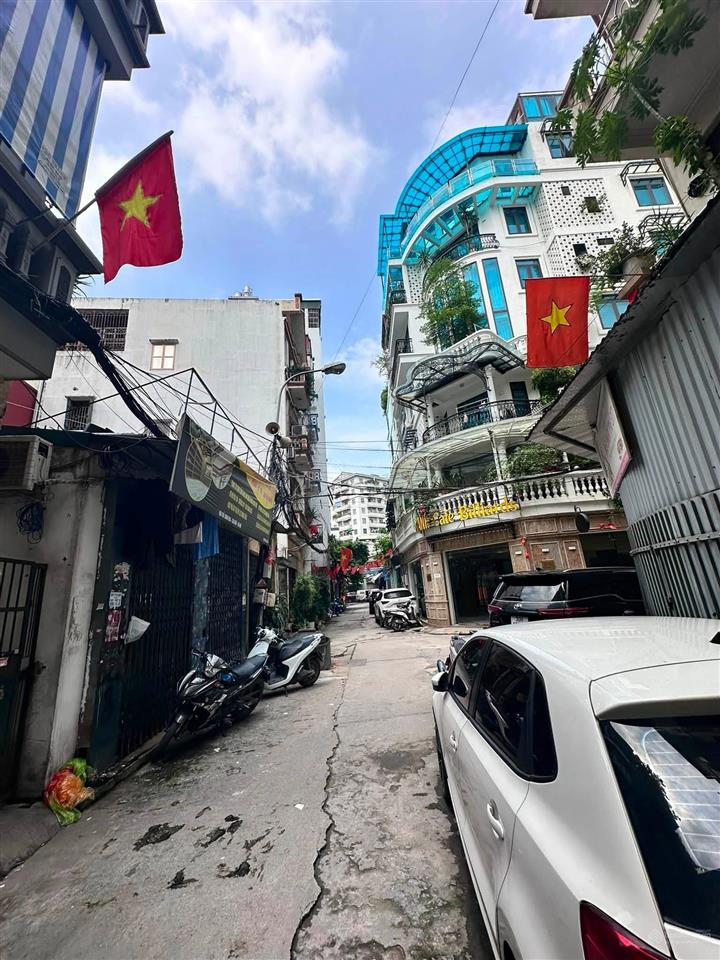 Bán đất nguyễn khánh toàn  ô tô tránh  ngõ thông  mặt tiền rộng  xây gì cũng đẹp