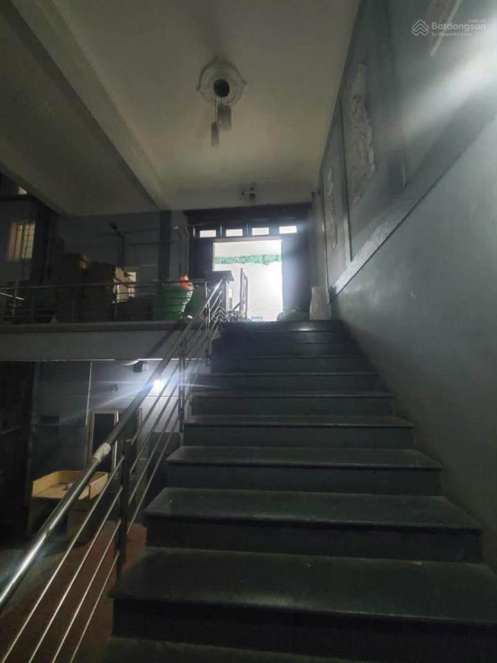 Bán nhà xuân thủy  lô góc 3 thoáng  thang máy  ô tô đỗ cửa  dòng tiền 90tr/th
