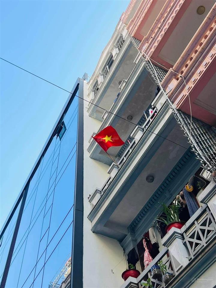 Bán nhà hoàng quốc việt  phân lô ô tô tránh  10m ra phố  dân xây kiên cố
