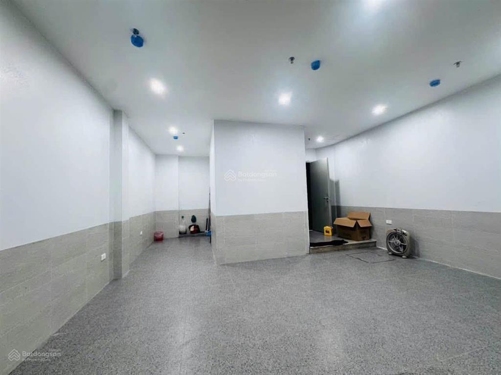 Bán ccmn nguyễn khang  nhà mới  thang máy  10 phòng  65tr/tháng  gần hồ