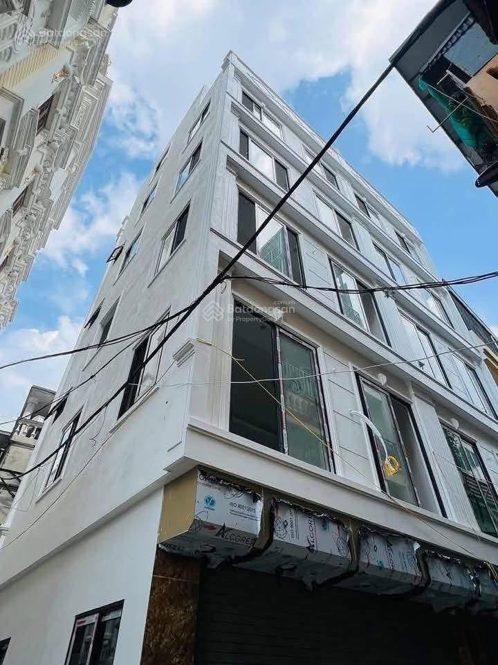 Bán nhà hoàng quốc việt  lô góc 3 mặt ngõ  gara ô tô  thang máy  view hồ