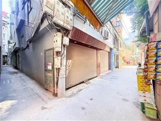 Bán nhà dịch vọng  lô góc  2 thoáng  ngõ thông  ô tô đỗ cửa  vị trí đẹp