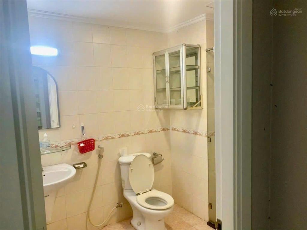 Cần bán cc phúc thịnh 341 cao đạt 500m trung tâm q1.diện tích 79 m2, 2 phòng ngủ, 2wc, thoáng