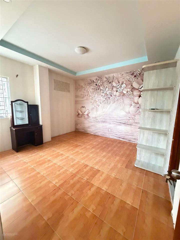 Cần bán gấp căn hộ mỹ thuận phường 16 q8 dt 107m2, 2 phòng ngủ, 2wc, view thoáng mát căn góc