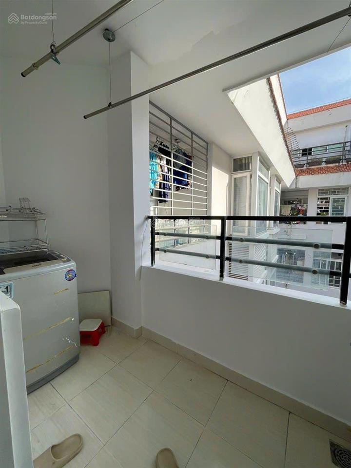 Cần bán gấp căn hộ thuận việt q11 dt 62 m2, 2 phòng ngủ, 1wc ngay trung tâm quận 11 lầu cao