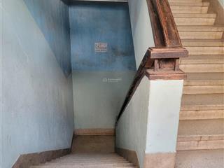 Cần bán căn hộ chung cư cấp nước đường đỗ ngọc thạnh p12 (cũ) q5 sau lưng thuận kiều lầu 2 thang bộ