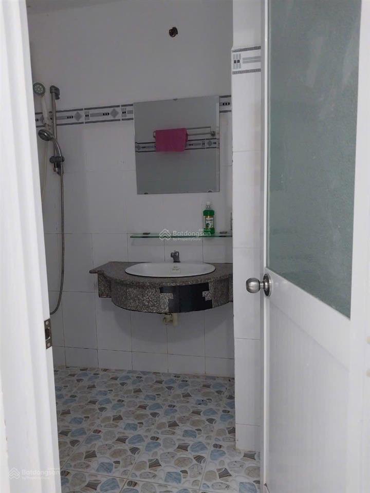 Cần bán căn hộ lê thành block b, bình tân, dt 77m2, 2 phòng ngủ, 2 wc nhà rộng thoáng mát