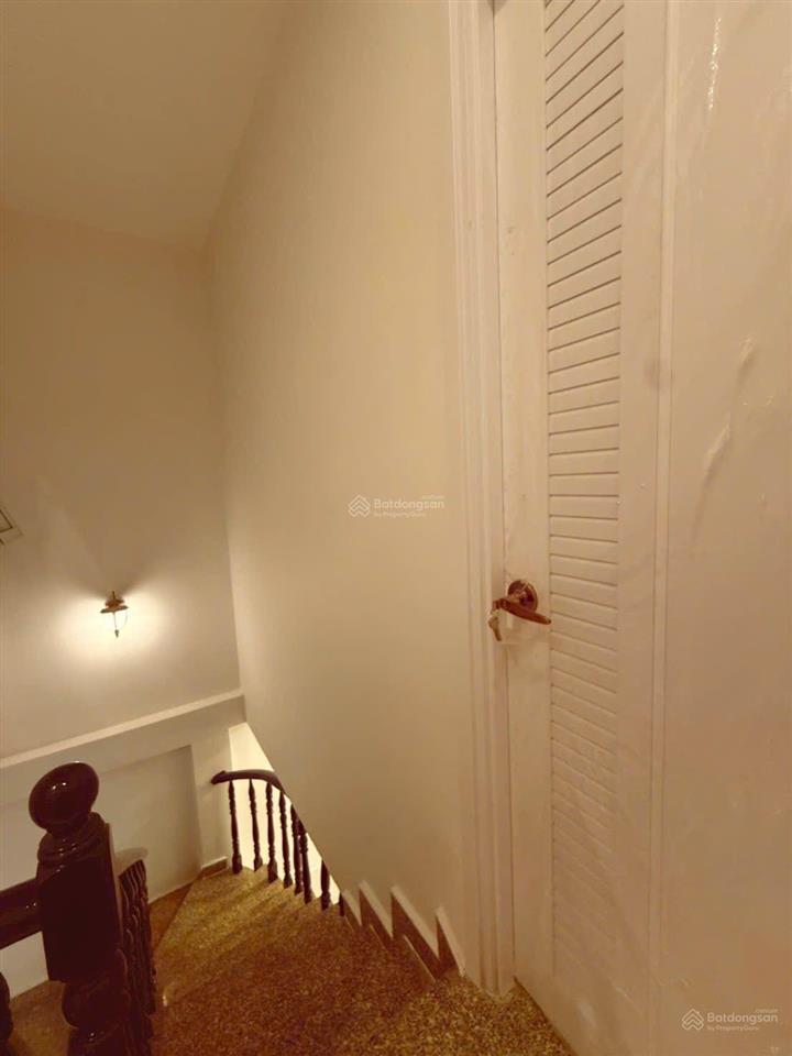 Chủ nhà cần bán nhà 3ty700 trieu
4 x 9m 1 lầu + 2p + tolet sh hoàn công ,trung tâm q8, thuận tiện