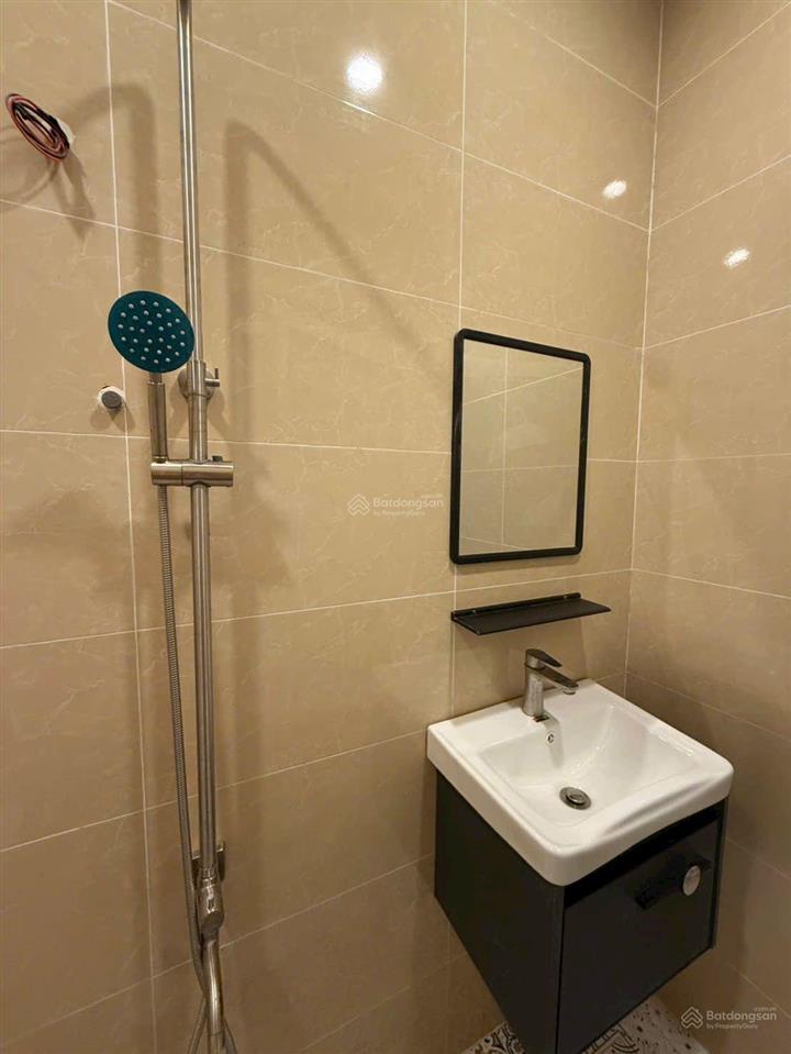 Chủ nhà cần bán nhà 3ty700 trieu
4 x 9m 1 lầu + 2p + tolet sh hoàn công ,trung tâm q8, thuận tiện