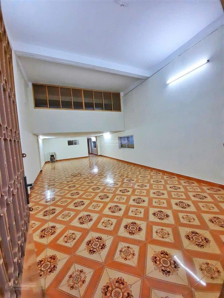 Cần bán gấp căn hộ cc hẻm 136 nguyễn tri phương, phường 9, quận 5 dt 127m2, 3 phòng ngủ, 1wc, view