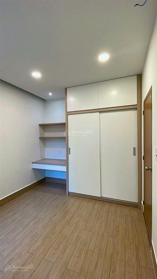 Cần bán gấp cc 12 tân hàng ,phường 10 quận 5 ,thang bộ lầu 1, dt50m2 ,2pn, 1wc,tiện ít di chuyển c
