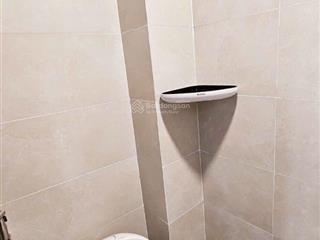 Cần bán gấp cc 12 tân hàng ,phường 10 quận 5 ,thang bộ lầu 1, dt50m2 ,2pn, 1wc,tiện ít di chuyển c