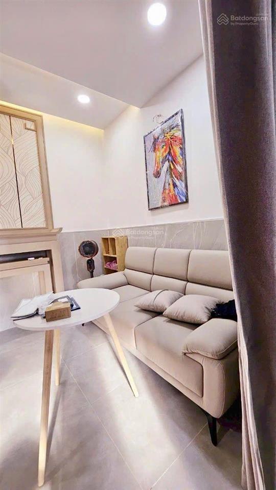 Cần bán gấp cc 12 tân hàng ,phường 10 quận 5 ,thang bộ lầu 1, dt50m2 ,2pn, 1wc,tiện ít di chuyển c