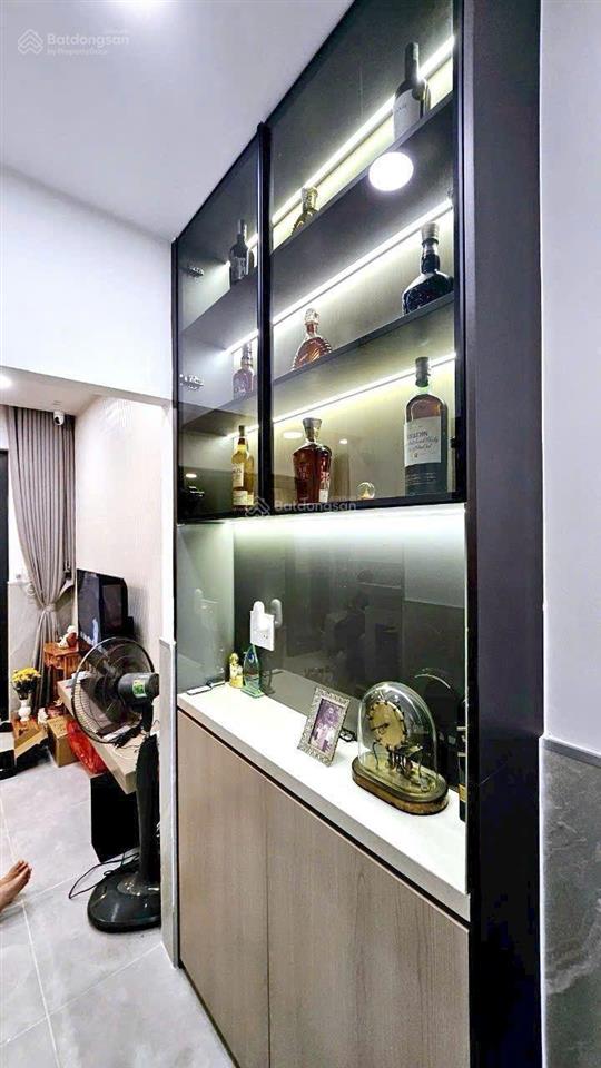 Cần bán gấp cc 12 tân hàng ,phường 10 quận 5 ,thang bộ lầu 1, dt50m2 ,2pn, 1wc,tiện ít di chuyển c