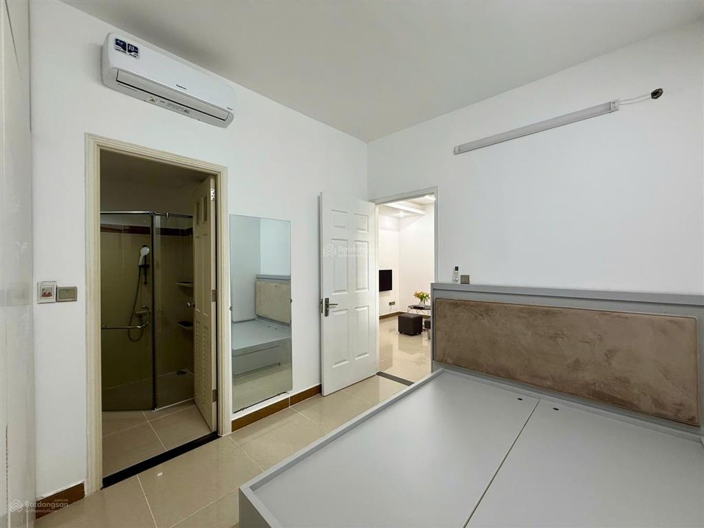 Cần bán gấp cc đức khải q7, dt58,9m2 , 2pn,2wc giá bán3,1 tỷ ,tặng hết nội thất , sổ hồng lâ