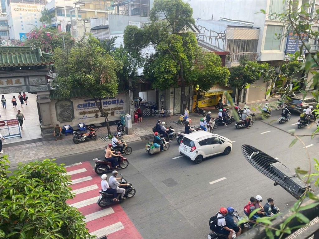 Giá 4.5 tỷ
địa chỉ đường nguyễn trãi, phường 11, quận 5
mô tả
loại hình chung cư
diện tích